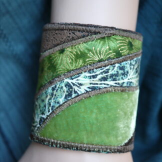 Bracelet manchette brodé en soie et tissu japonais vert marron, Bracelet textile