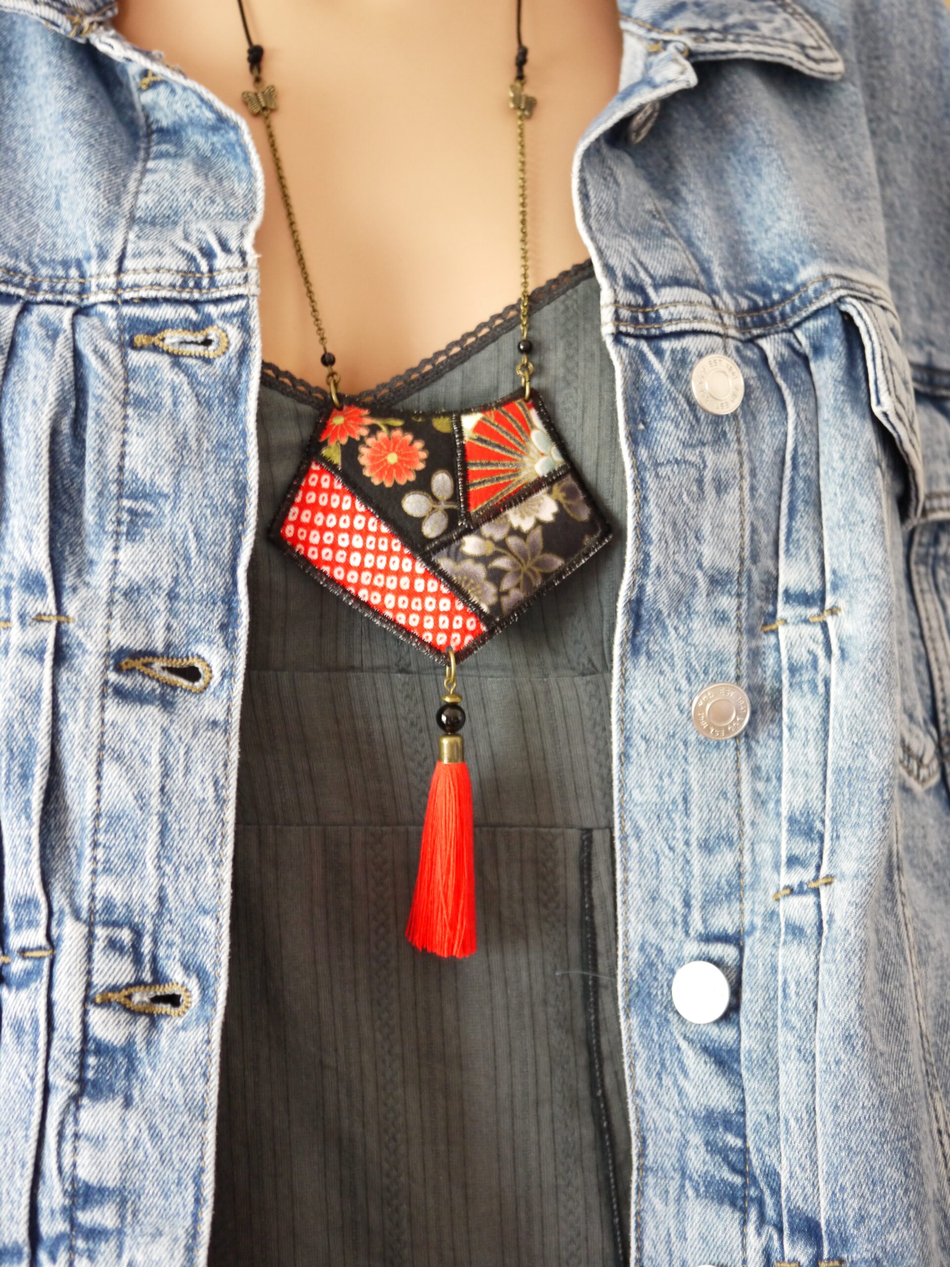 Collier patchwork en tissus – Image 3