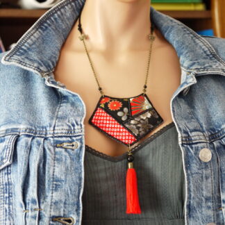 Collier patchwork en tissus