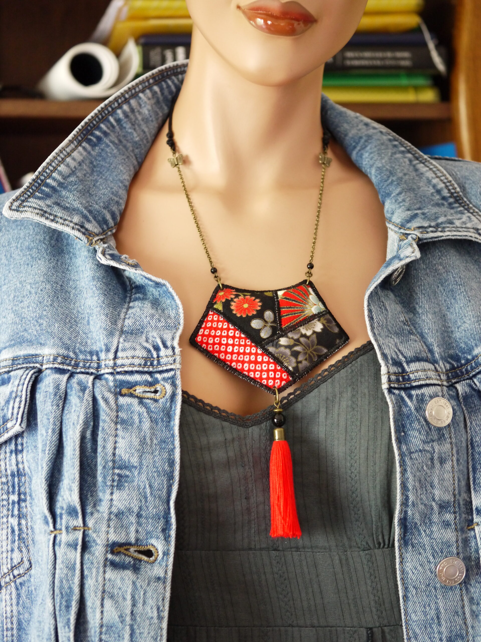 Collier patchwork en tissus