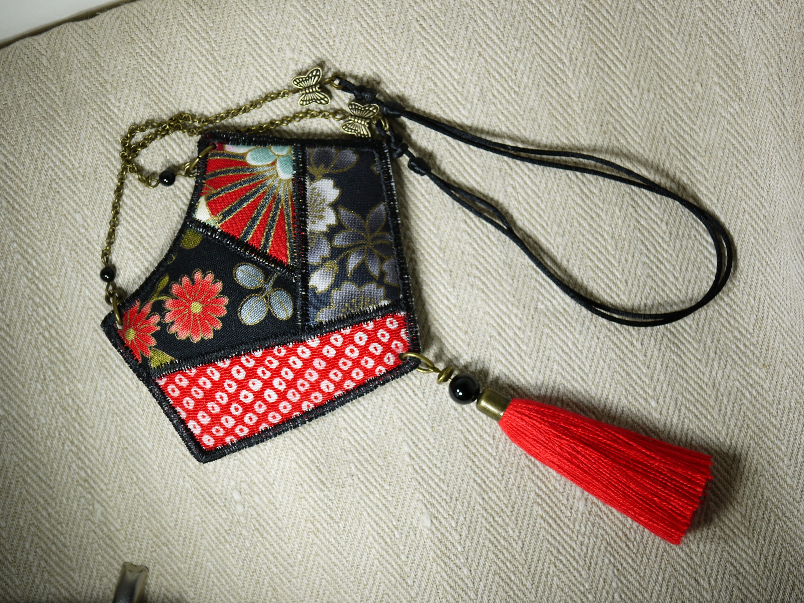 Collier patchwork en tissus – Image 2