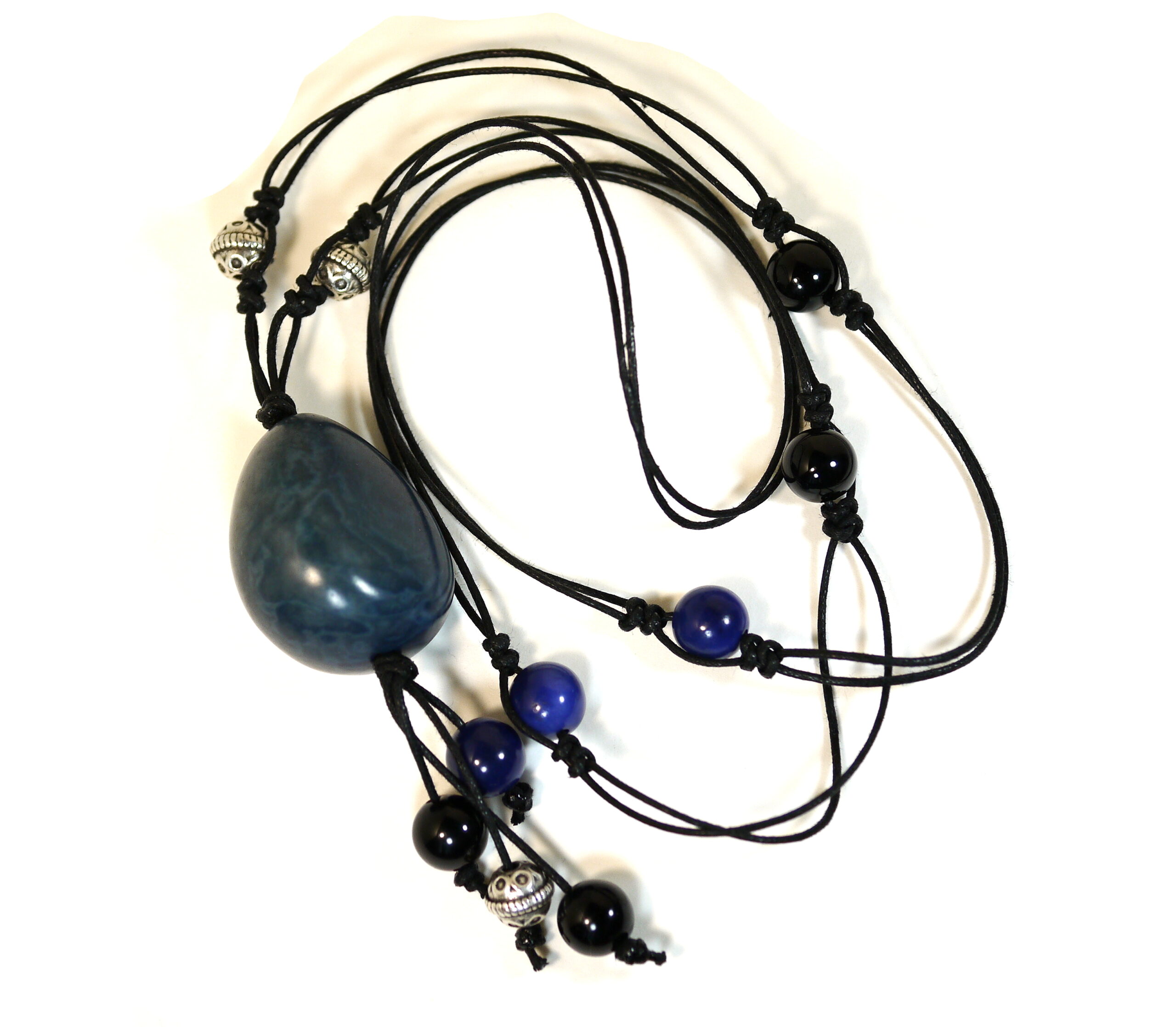 Sautoir avec perles en tagua tons bleus noir – Image 2