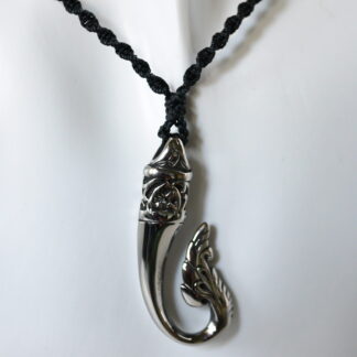 Collier pendentif style maori en métal,Bijoux pour hommes, Collier unisexe noir et métal, Collier pour hommes, Collier de surfeur