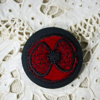 Broche brodée coquelicot rouge , broche en tissu brodée, broche textile