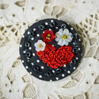 Broche brodée cœur rouge, broche en tissu brodée, broche cœur brodé