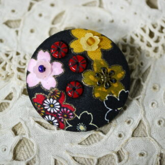 Broche brodée en tissu japonais, broche en tissu brodée, broche fleurs brodé