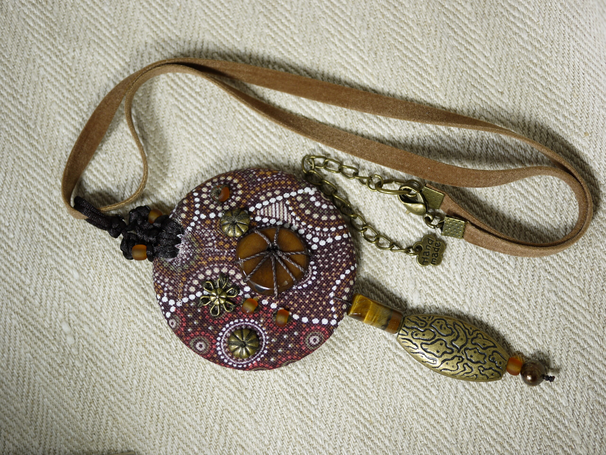 Collier artisanal ethnique, collier en tissu australien, collier fait main en tissu